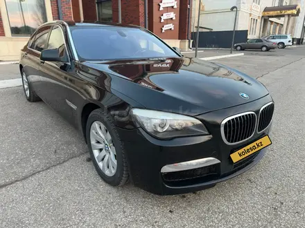 BMW 750 2012 года за 11 500 000 тг. в Астана – фото 5