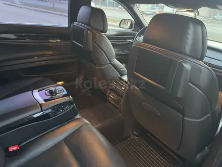 BMW 750 2012 года за 11 500 000 тг. в Астана – фото 32