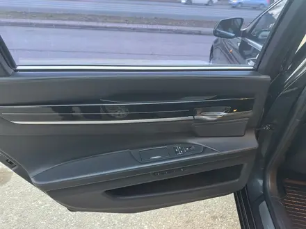 BMW 750 2012 года за 11 500 000 тг. в Астана – фото 16