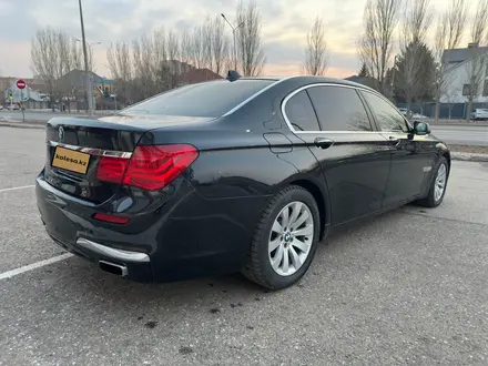 BMW 750 2012 года за 11 500 000 тг. в Астана – фото 9