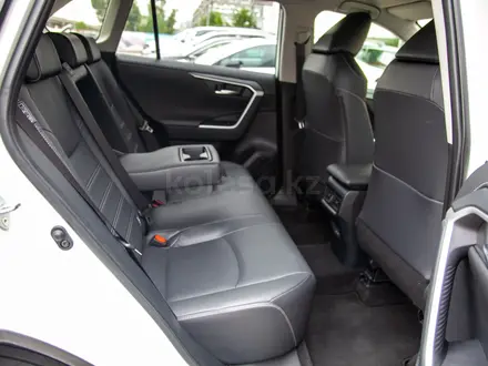 Toyota RAV4 Luxe+ 2025 года за 22 000 000 тг. в Алматы – фото 16