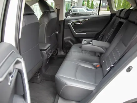 Toyota RAV4 Luxe+ 2025 года за 22 000 000 тг. в Алматы – фото 11