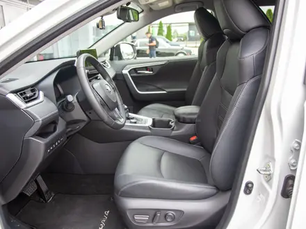 Toyota RAV4 Luxe+ 2025 года за 22 000 000 тг. в Алматы – фото 10