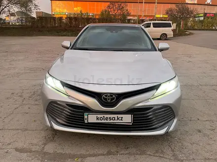 Toyota Camry 2020 года за 13 500 000 тг. в Шымкент