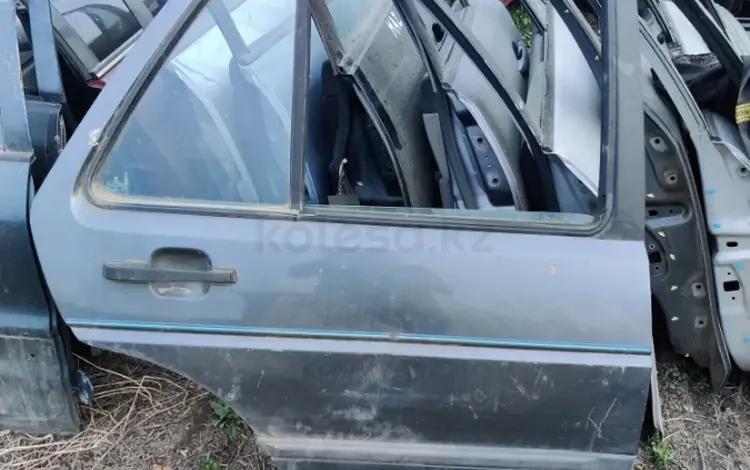 Дверь задняя правая гольф golf 2 за 20 000 тг. в Алматы