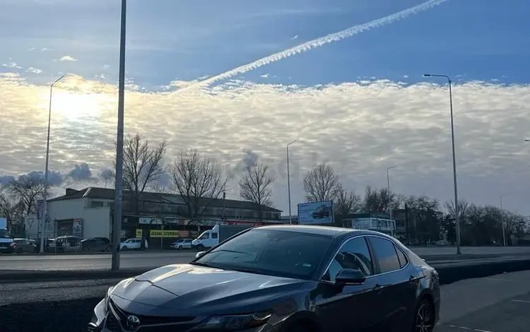 Toyota Camry 2021 года за 14 000 000 тг. в Уральск