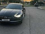 Hyundai Sonata 2023 года за 12 000 000 тг. в Астана – фото 2