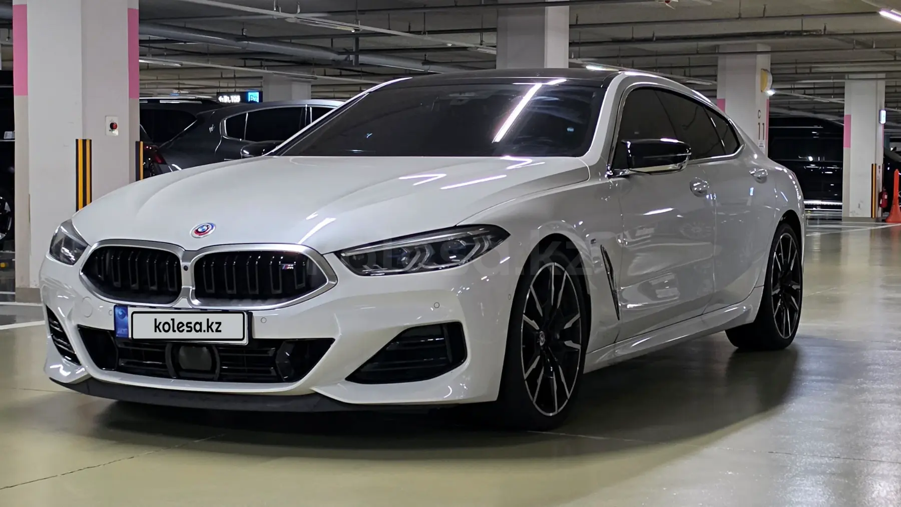BMW 8 Series, 2023