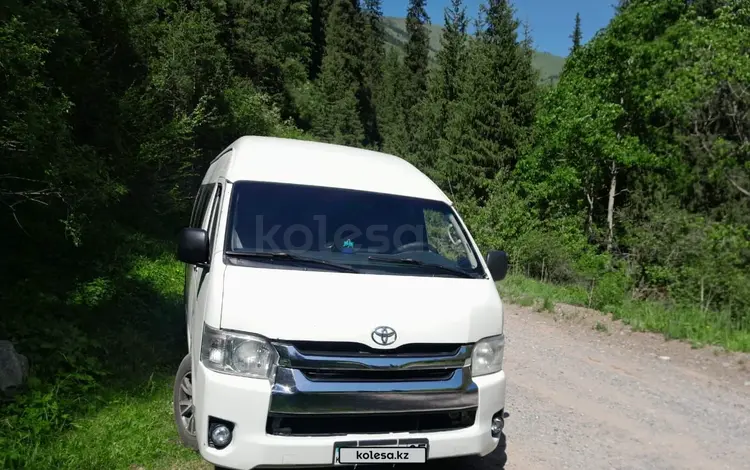 Toyota Hiace 2009 года за 9 200 000 тг. в Алматы