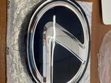 Эмблема Lexus стеклянная LEXUS LX 570 2012-2015үшін15 000 тг. в Алматы – фото 2