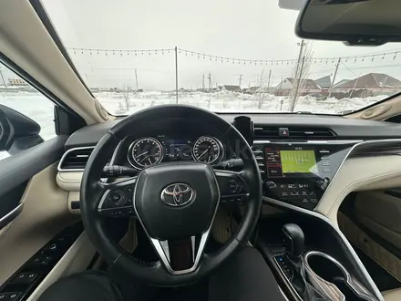 Toyota Camry 2019 года за 13 500 000 тг. в Уральск – фото 15