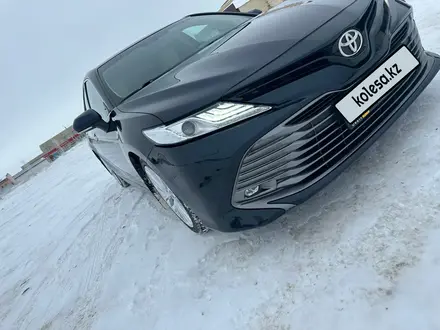 Toyota Camry 2019 года за 13 500 000 тг. в Уральск – фото 5