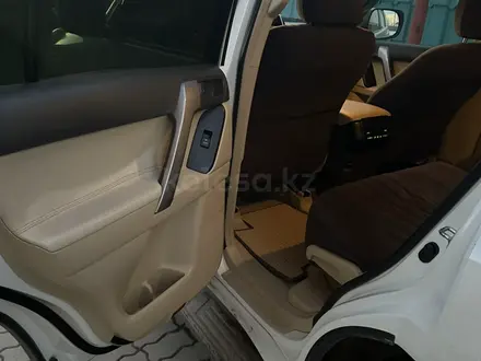 Toyota Land Cruiser Prado 2013 года за 15 700 000 тг. в Актобе – фото 11