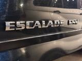 Cadillac Escalade 2005 годаүшін7 500 000 тг. в Астана