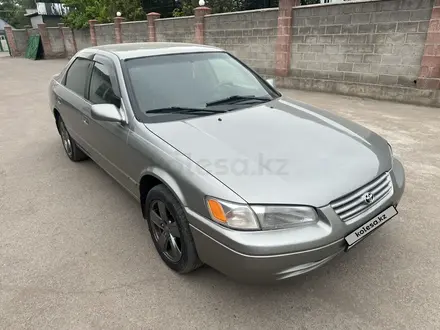 Toyota Camry 1998 года за 3 200 000 тг. в Алматы