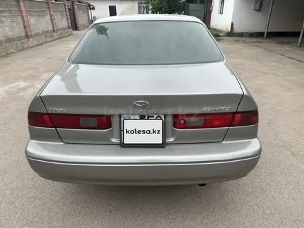 Toyota Camry 1998 года за 3 200 000 тг. в Алматы – фото 4