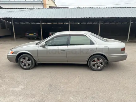 Toyota Camry 1998 года за 3 200 000 тг. в Алматы – фото 6
