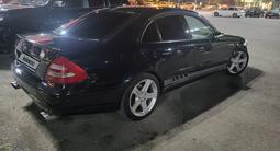 Mercedes-Benz E 320 2004 годаfor4 900 000 тг. в Караганда – фото 5