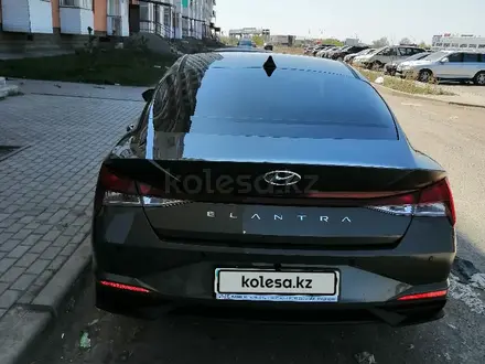 Hyundai Elantra 2021 года за 9 200 000 тг. в Караганда