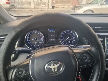 Toyota Camry 2018 года за 12 000 000 тг. в Актау – фото 8