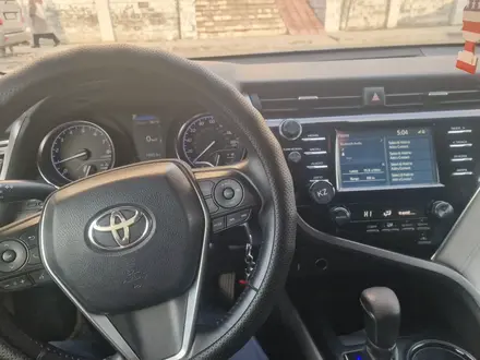 Toyota Camry 2018 года за 12 000 000 тг. в Актау – фото 9