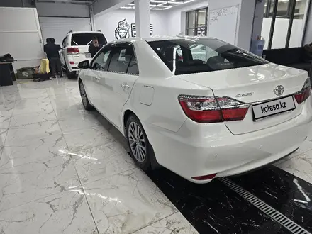 Toyota Camry 2018 года за 15 500 000 тг. в Кызылорда – фото 2