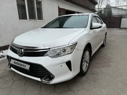 Toyota Camry 2015 года за 11 200 000 тг. в Алматы – фото 2