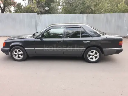 Mercedes-Benz E 200 1993 года за 1 700 000 тг. в Петропавловск – фото 4