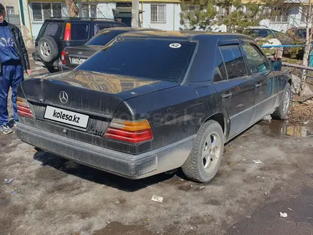 Mercedes-Benz E 200 1993 года за 1 700 000 тг. в Петропавловск – фото 8