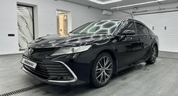 Toyota Camry 2021 года за 16 500 000 тг. в Астана