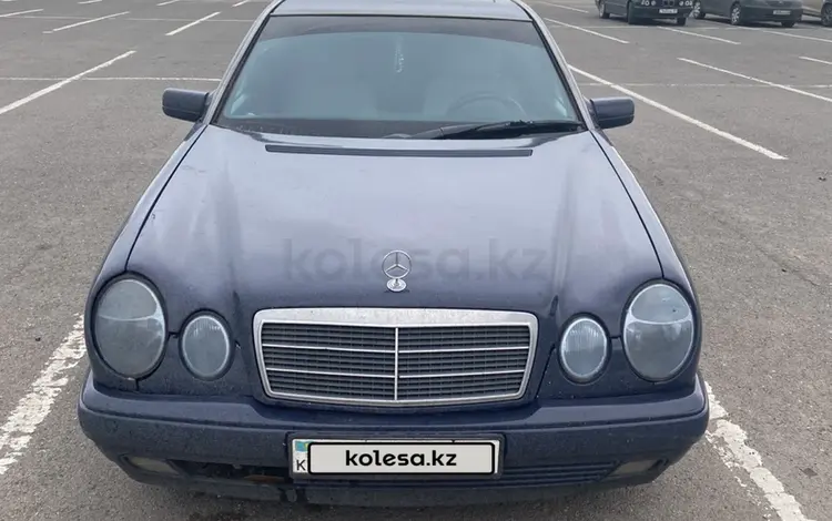 Mercedes-Benz E 230 1997 года за 2 000 000 тг. в Астана