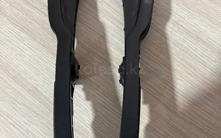 Крепление переднего бампера — Toyota Fortuner 2005-2011 за 5 000 тг. в Алматы