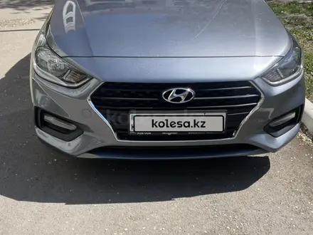 Hyundai Accent 2019 года за 7 000 000 тг. в Караганда – фото 2