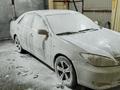 Toyota Camry 2002 года за 3 800 000 тг. в Актобе – фото 3