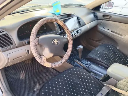 Toyota Camry 2002 года за 3 800 000 тг. в Актобе – фото 4