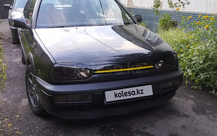 Volkswagen Golf 1994 годаүшін2 000 000 тг. в Алматы