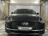 Hyundai Sonata 2022 года за 13 500 000 тг. в Атырау – фото 2