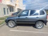 Chevrolet Niva 2004 года за 1 600 000 тг. в Астана – фото 2