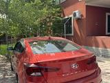 Hyundai Elantra 2019 годаүшін7 500 000 тг. в Алматы – фото 2