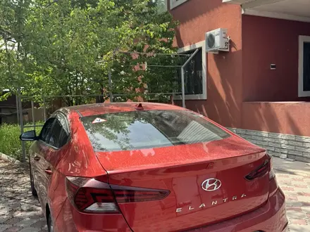 Hyundai Elantra 2019 года за 7 500 000 тг. в Алматы – фото 2