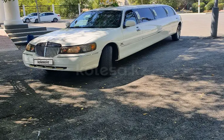 Lincoln Town Car 2002 года за 3 800 000 тг. в Костанай