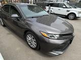 Toyota Camry 2020 года за 9 700 000 тг. в Алматы – фото 4