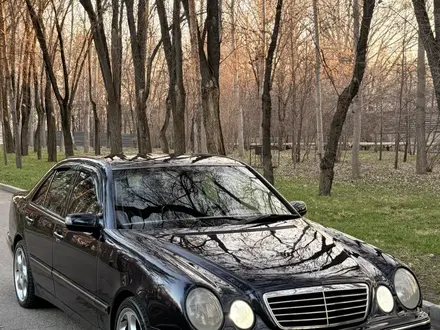 Mercedes-Benz E 320 1999 года за 4 750 000 тг. в Алматы – фото 3