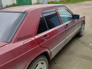 Mercedes-Benz 190, 1990