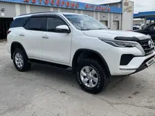 Toyota Fortuner, 2022