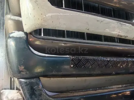 Задний бампер Toyota Hiace106 за 20 000 тг. в Алматы – фото 2