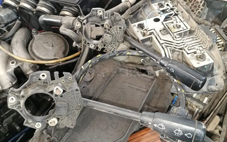 Переключатель поворотов Мерседес за 15 000 тг. в Караганда