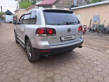 Volkswagen Touareg 2007 года за 7 000 000 тг. в Караганда – фото 2