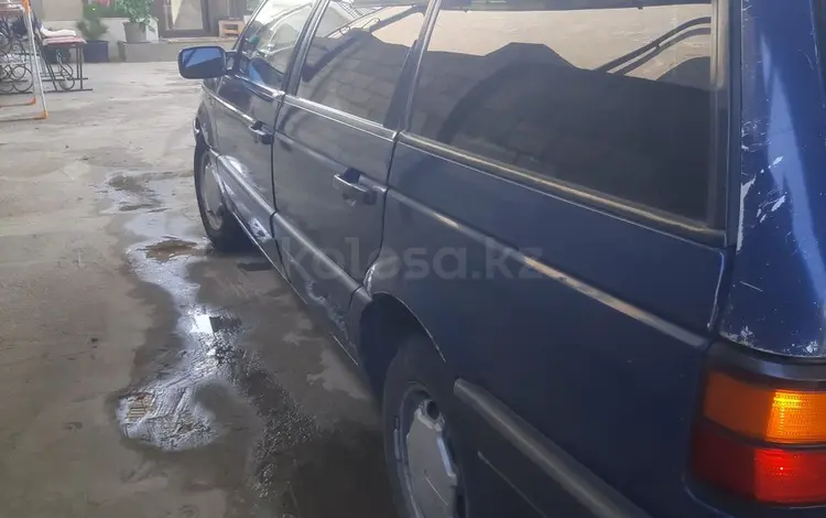 Volkswagen Passat 1990 годаfor1 200 000 тг. в Тараз