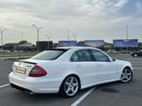 Mercedes-Benz E 320 2003 года за 7 800 000 тг. в Шымкент – фото 2